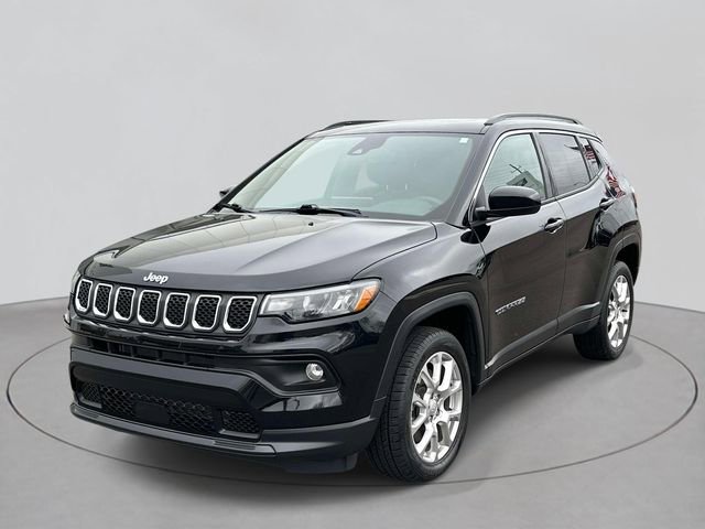 Used 2023 Jeep Compass Latitude w/ Sun and Sound Group image 1