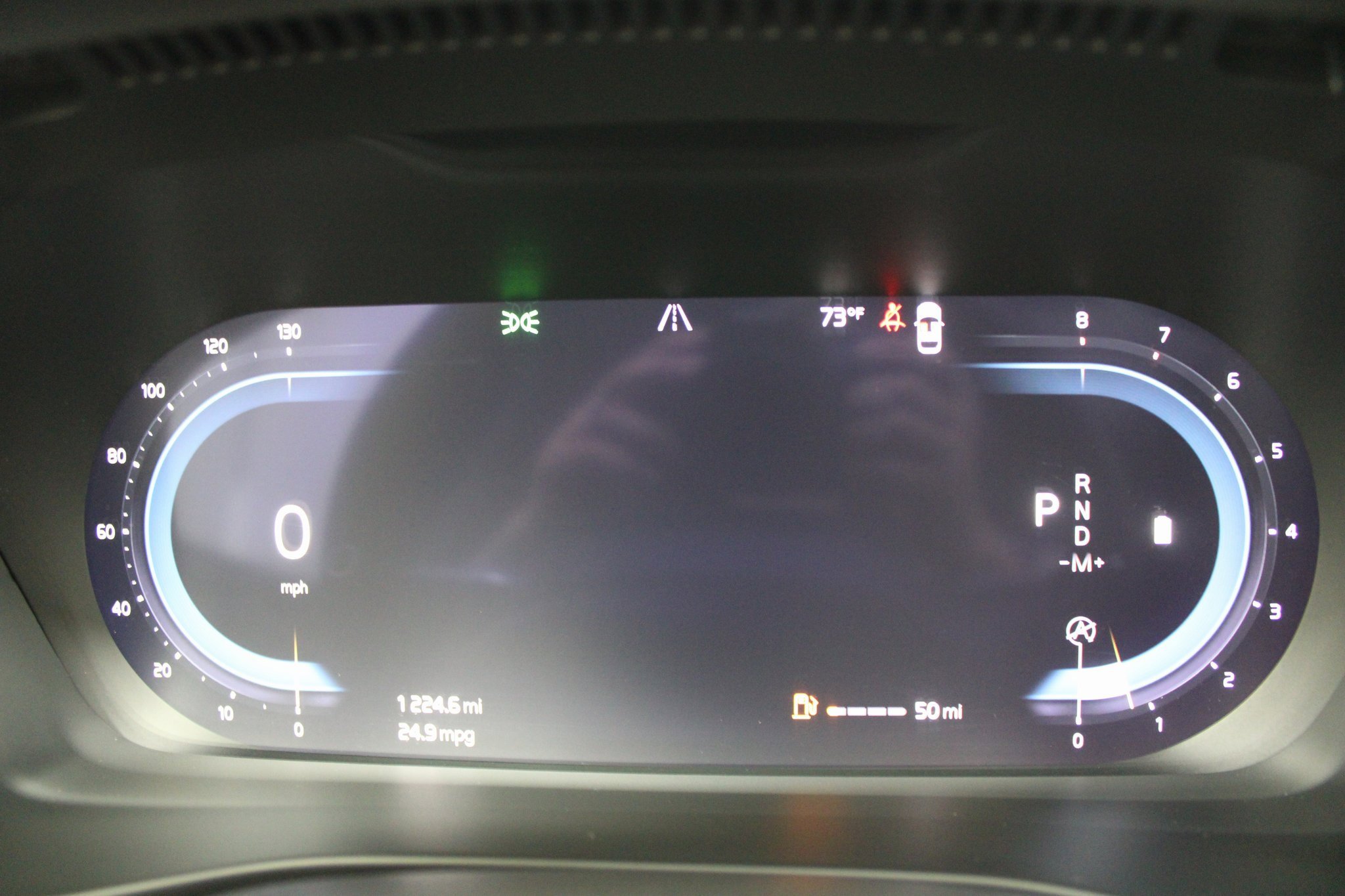 Used 2025 Volvo XC40 B5 Plus image 28