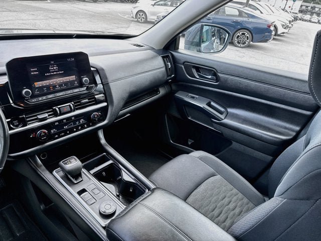 Certified 2025 Nissan Pathfinder SV AWD/4WD image 19