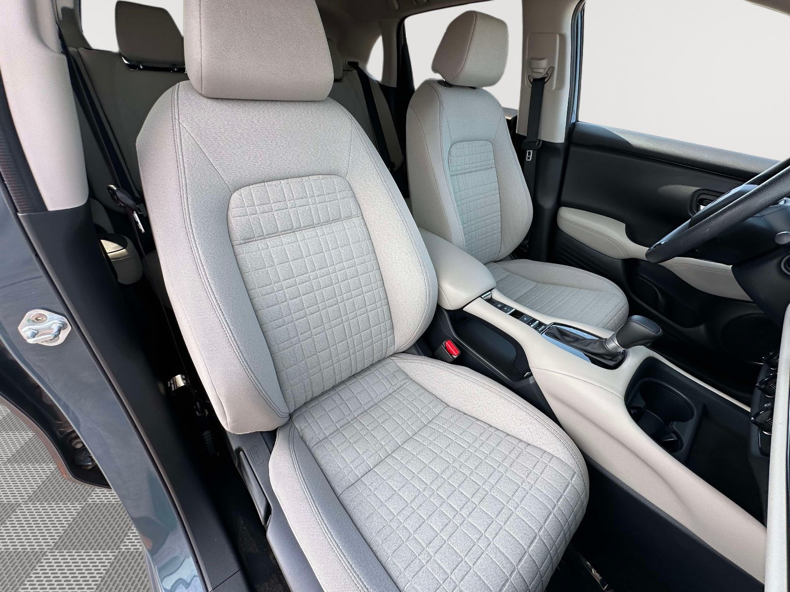 Used 2023 Honda HR-V LX image 24