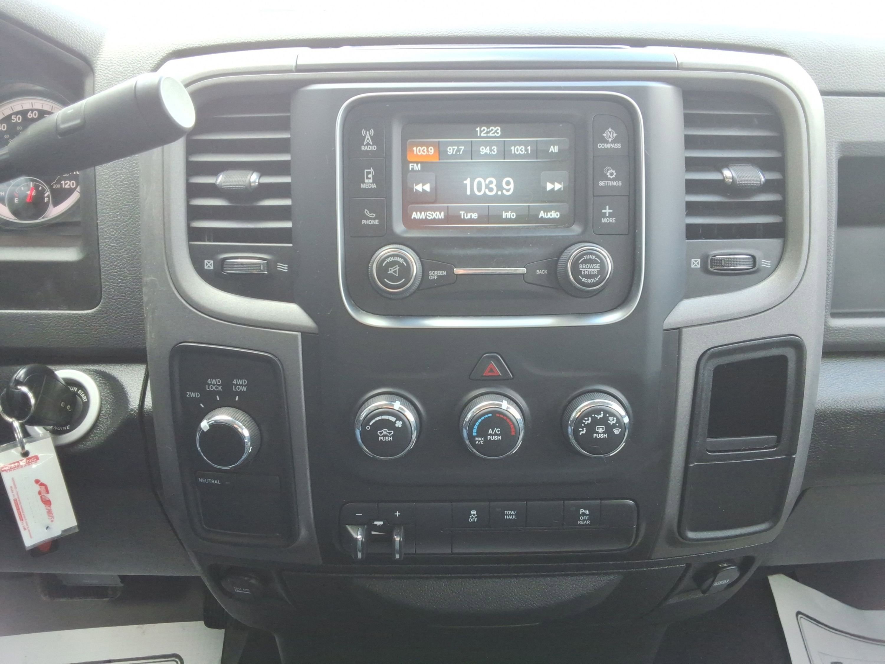 Used 2016 RAM 2500 Tradesman w/ Chrome Appearance Group image 15