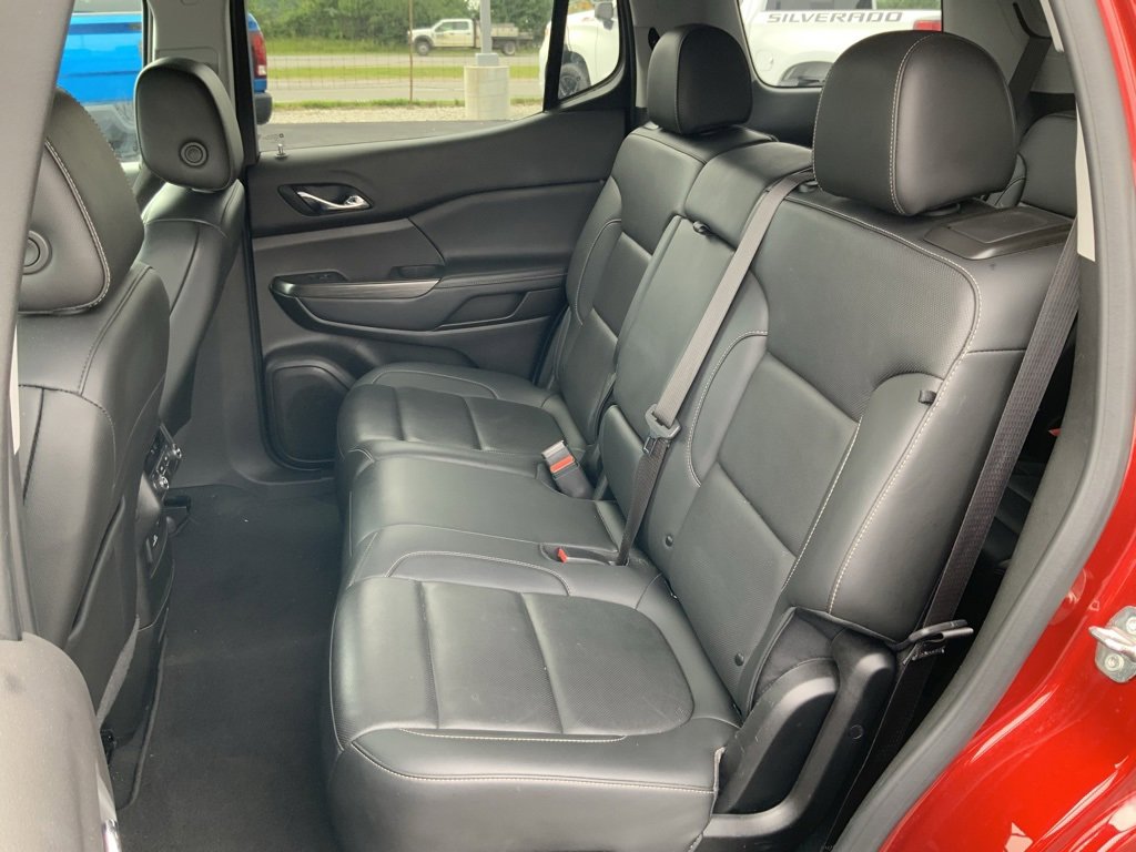 Used 2023 GMC Acadia SLT image 59