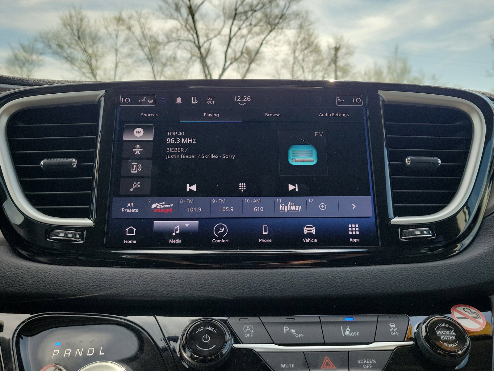 Used 2023 Chrysler Pacifica Touring-L FWD image 25