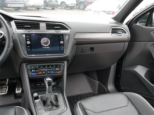 Used 2022 Volkswagen Tiguan SEL R-Line image 23