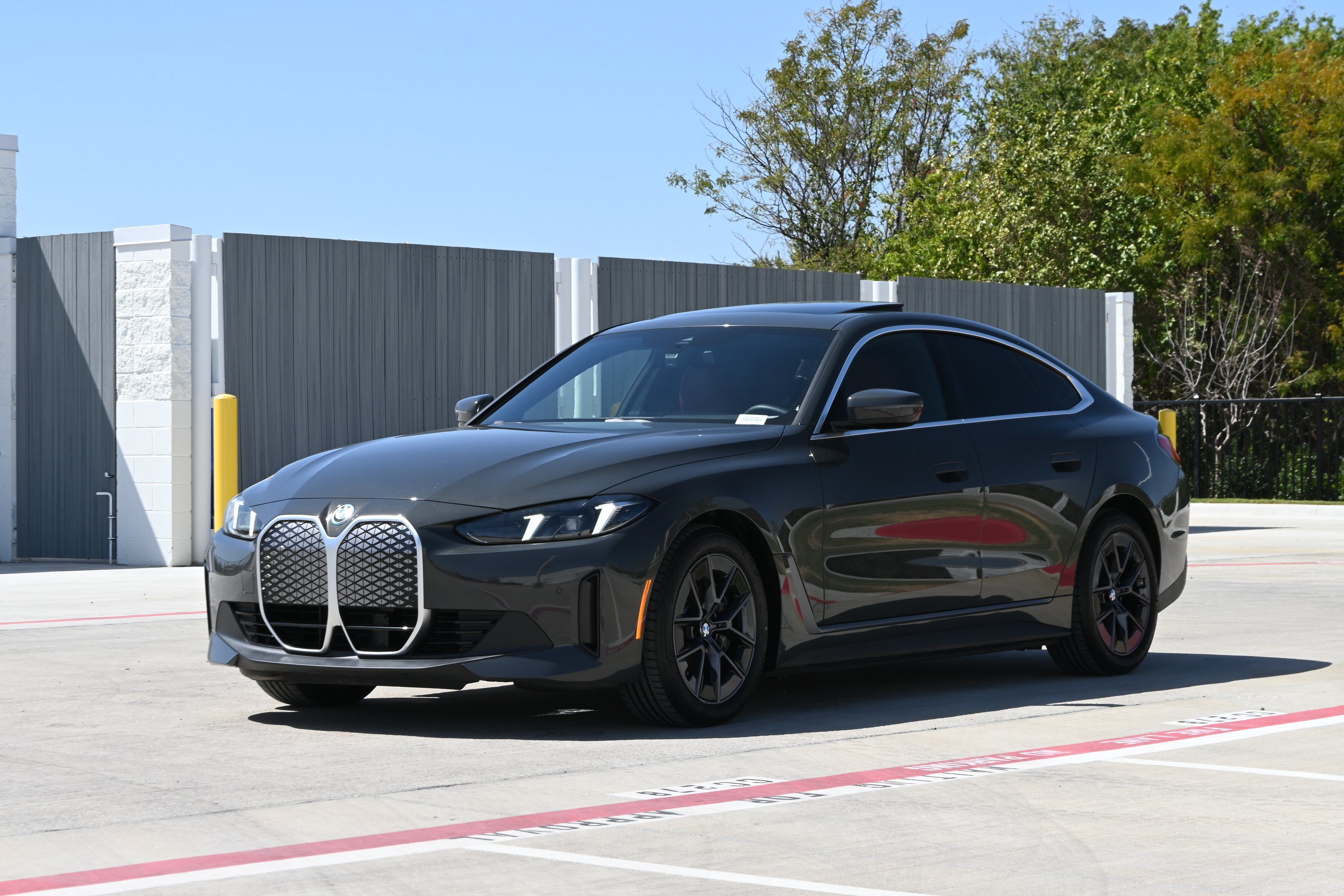 Certified 2025 BMW i4 eDrive40 w/ Premium Package RWD image 5