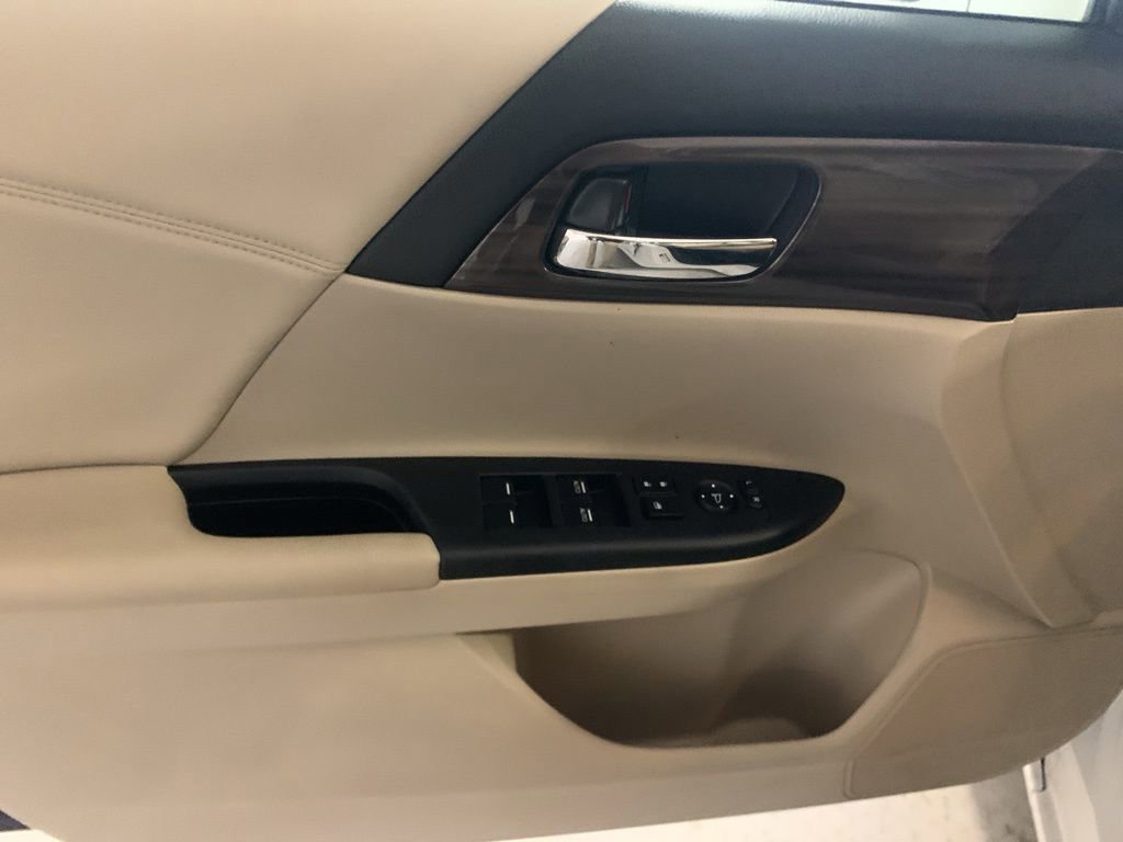 Used 2016 Honda Accord EX image 21