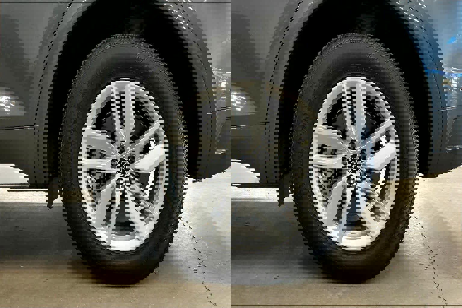 Used 2023 Audi Q5 2.0T Premium w/ Convenience Package image 12