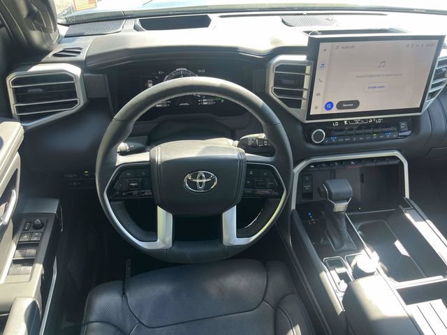 Used 2025 Toyota Sequoia Platinum AWD/4WD image 17