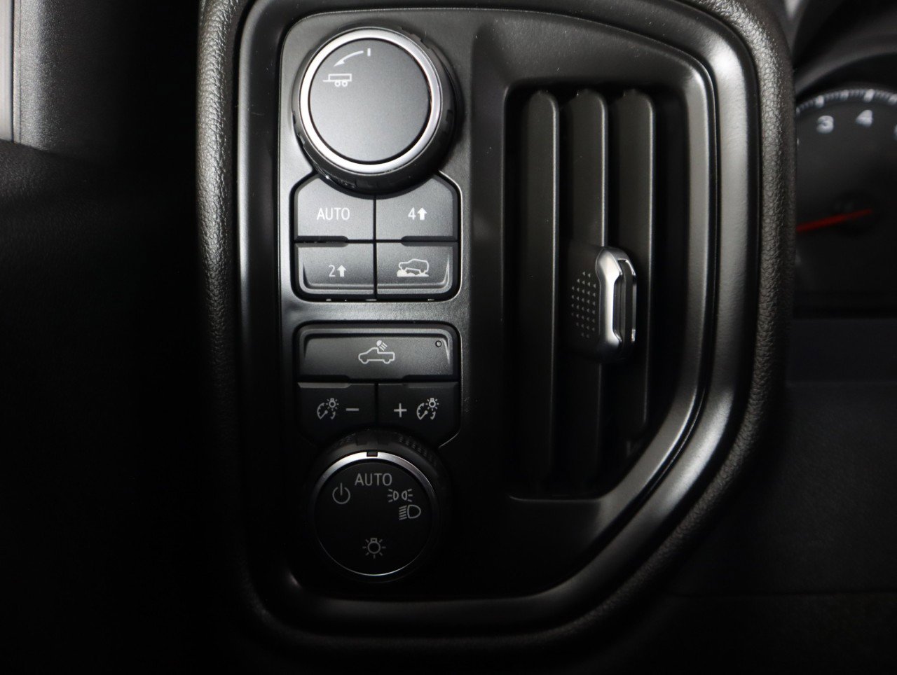 Used 2022 Chevrolet Silverado 1500 Custom image 17