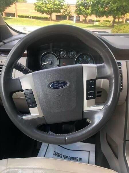 Used 2010 Ford Flex SEL image 16