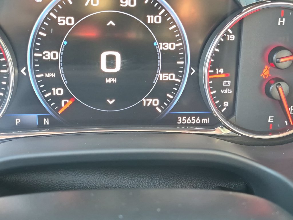 Used 2023 GMC Acadia SLT w/ Technology Package FWD image 18