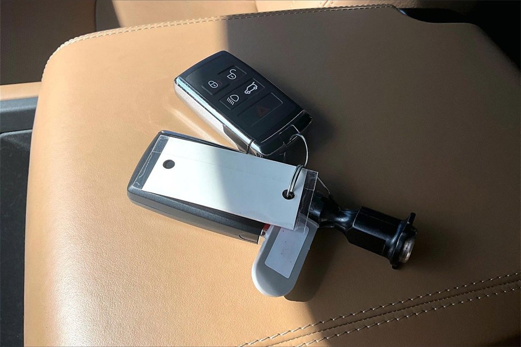 Certified 2025 Land Rover Defender 110 S image 10