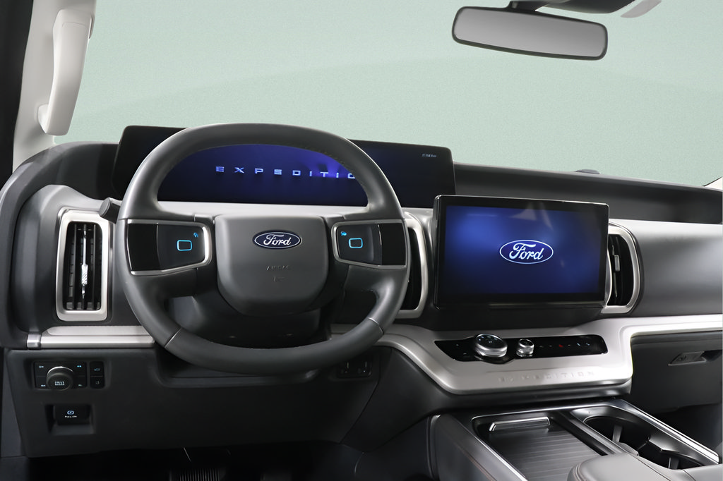 Used 2025 Ford Expedition Active AWD/4WD image 15