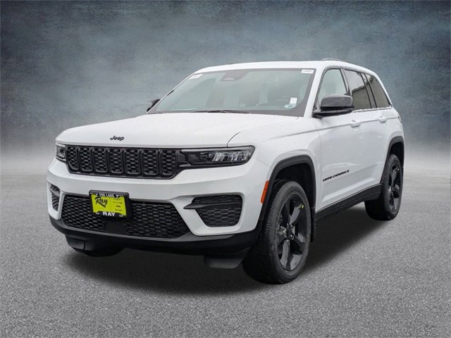 New 2025 Jeep Grand Cherokee Altitude image 8