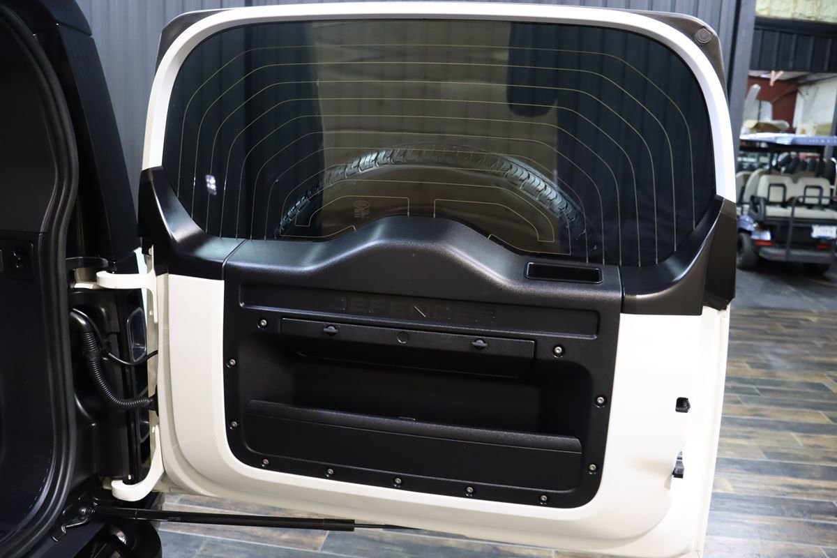 Used 2023 Land Rover Defender 90 SE AWD/4WD image 27