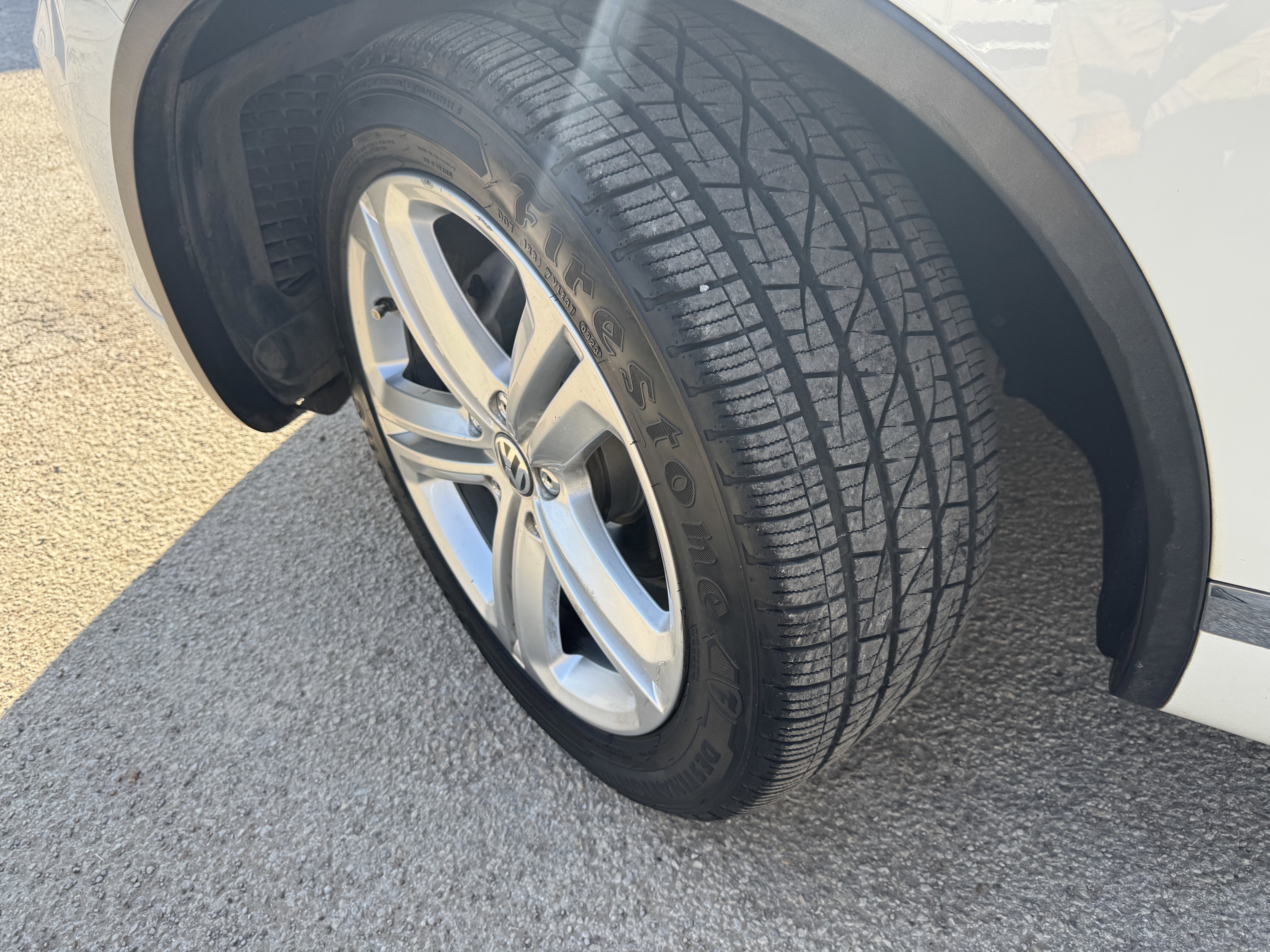 Used 2014 Volkswagen Touareg TDI image 27