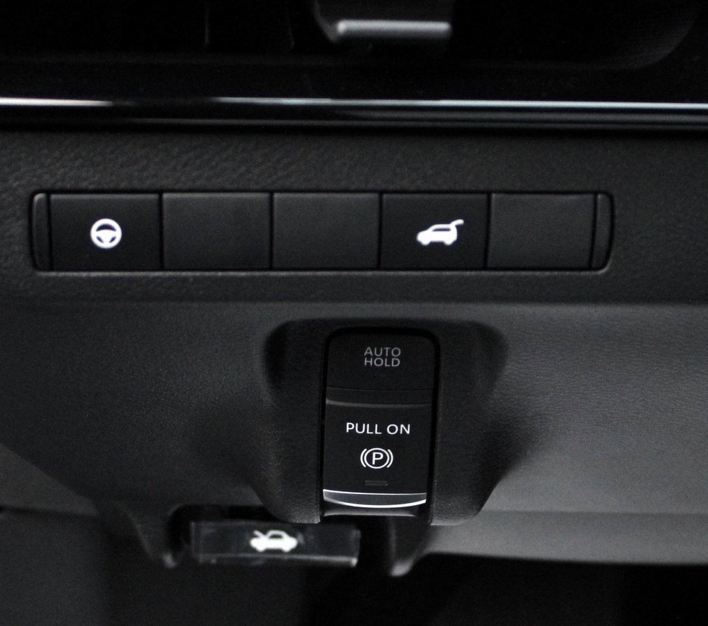 Certified 2025 Nissan Murano SV image 42