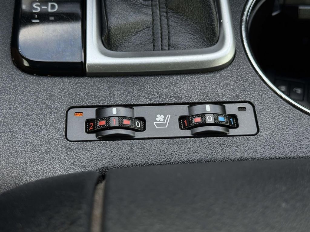 Used 2019 Toyota Highlander Limited Platinum image 16