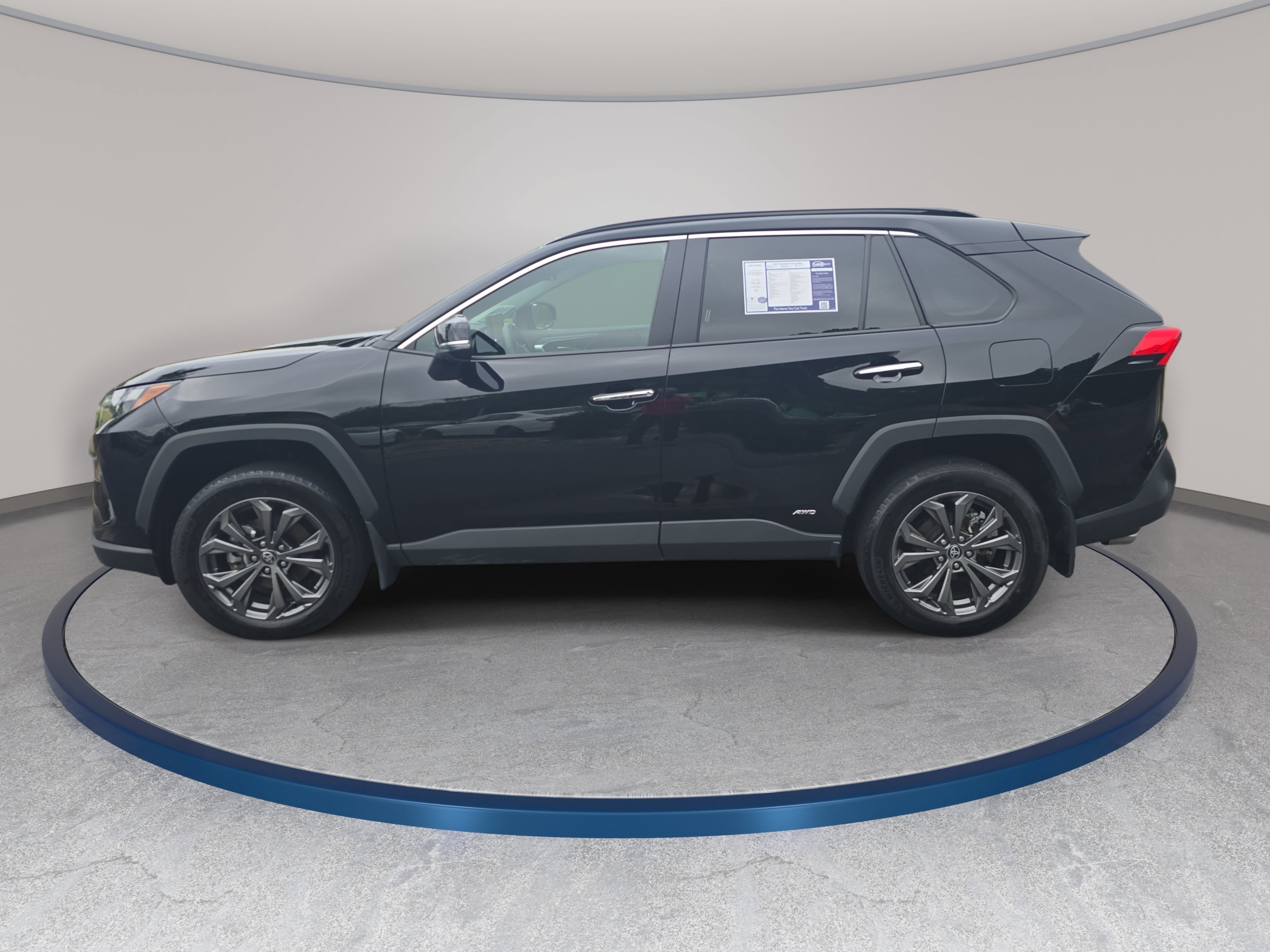 Used 2024 Toyota RAV4 Limited w/ Advanced Technology Package AWD/4WD image 8