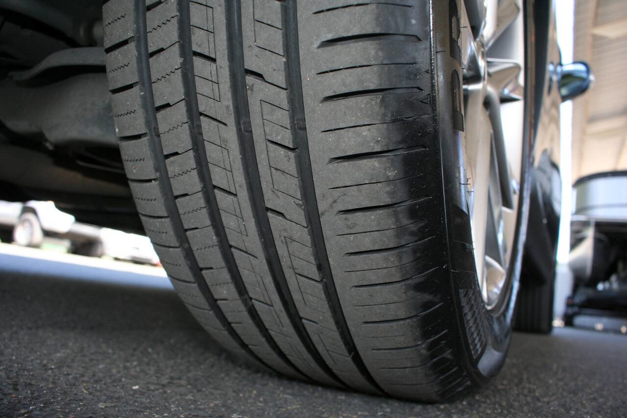 Used 2014 Lexus RX 450h AWD image 31