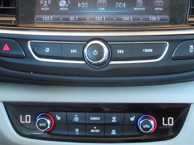 Used 2018 Buick Regal Essence w/ Driver Confidence Package #1 FWD image 25