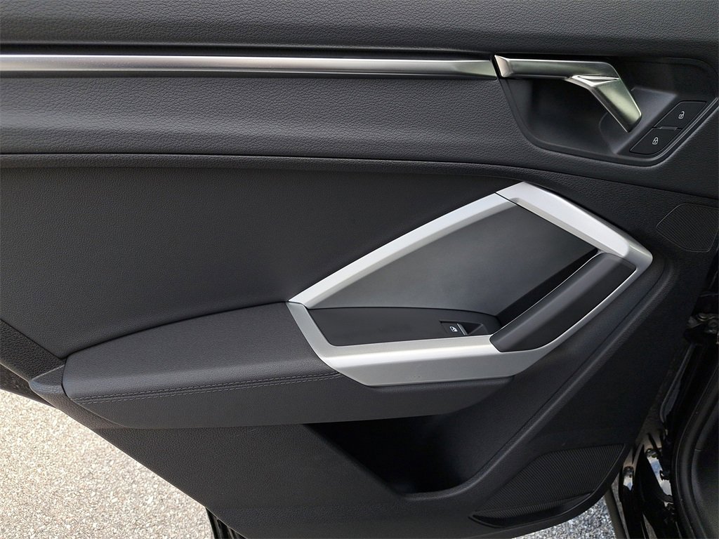 Certified 2025 Audi Q3 2.0T Premium w/ Convenience Package image 29