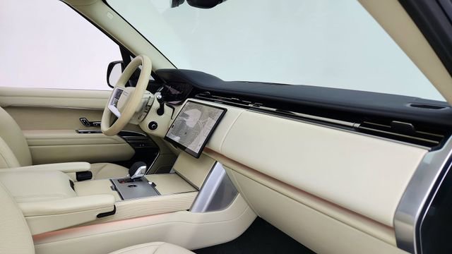Used 2024 Land Rover Range Rover SE AWD/4WD image 19