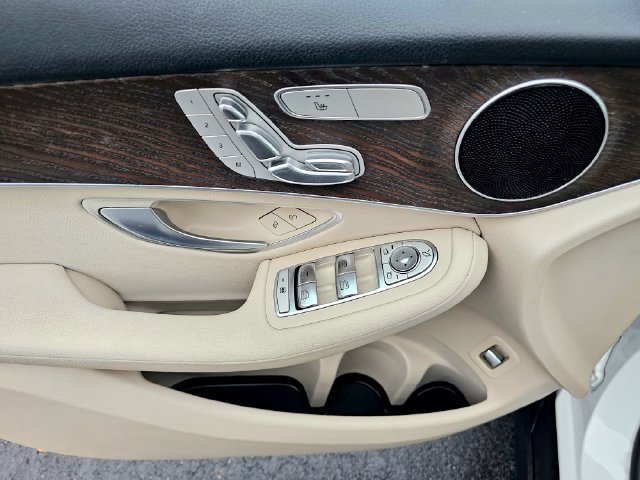 Certified 2021 Mercedes-Benz GLC 300 4MATIC image 22