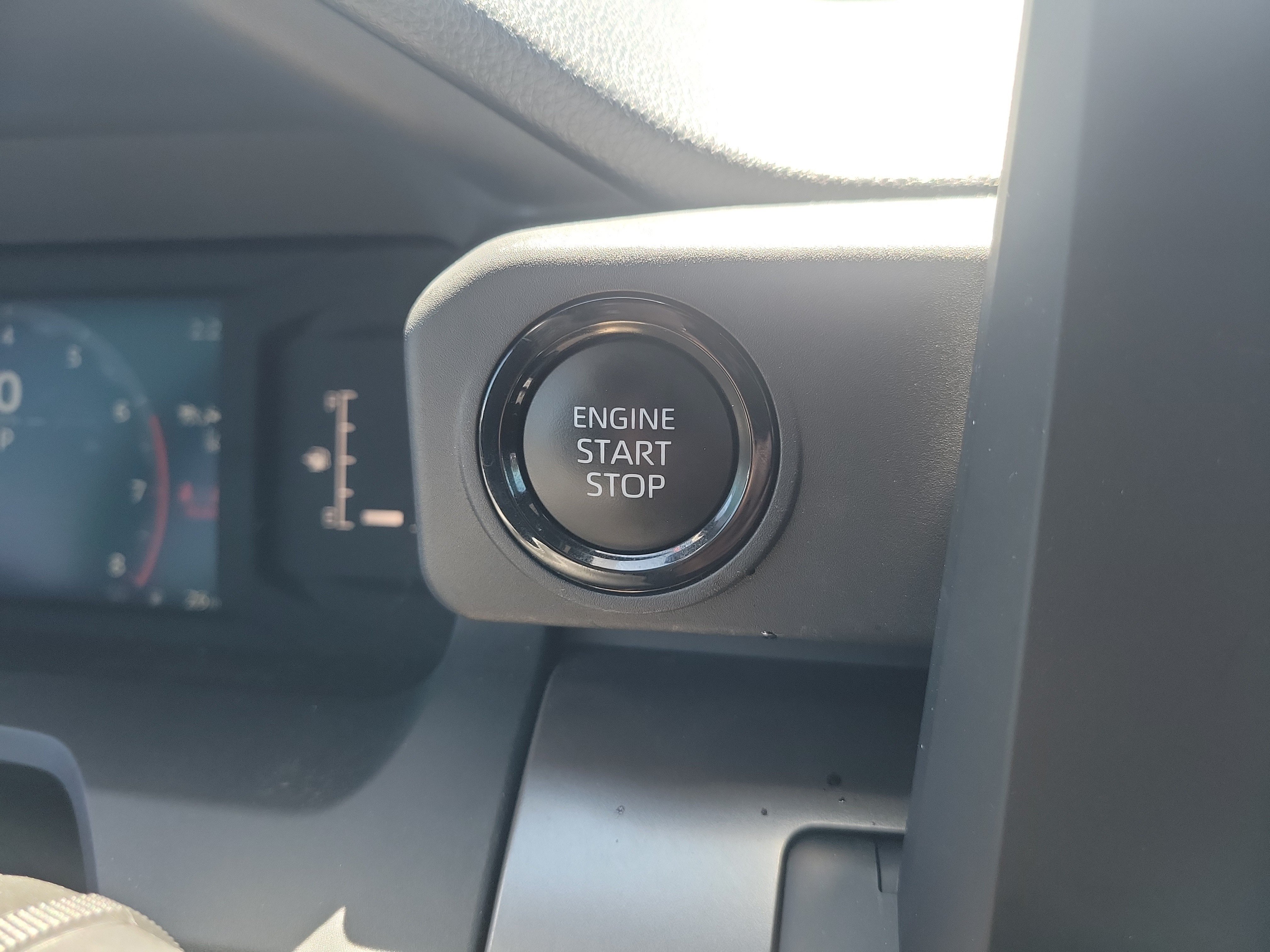 Used 2024 Toyota Tacoma SR5 AWD/4WD image 31