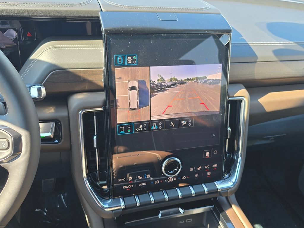 New 2026 GMC Yukon XL Denali Ultimate AWD/4WD image 16
