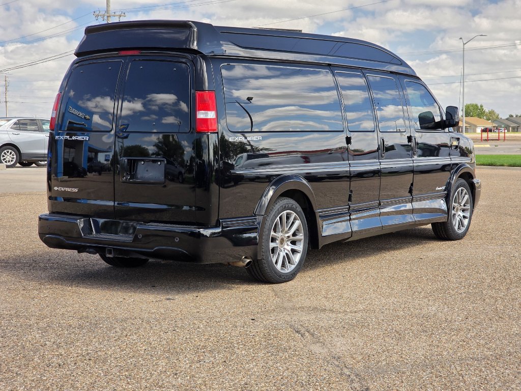 Used 2019 Chevrolet Express 2500 Extended w/ Enhanced Convenience Package image 24