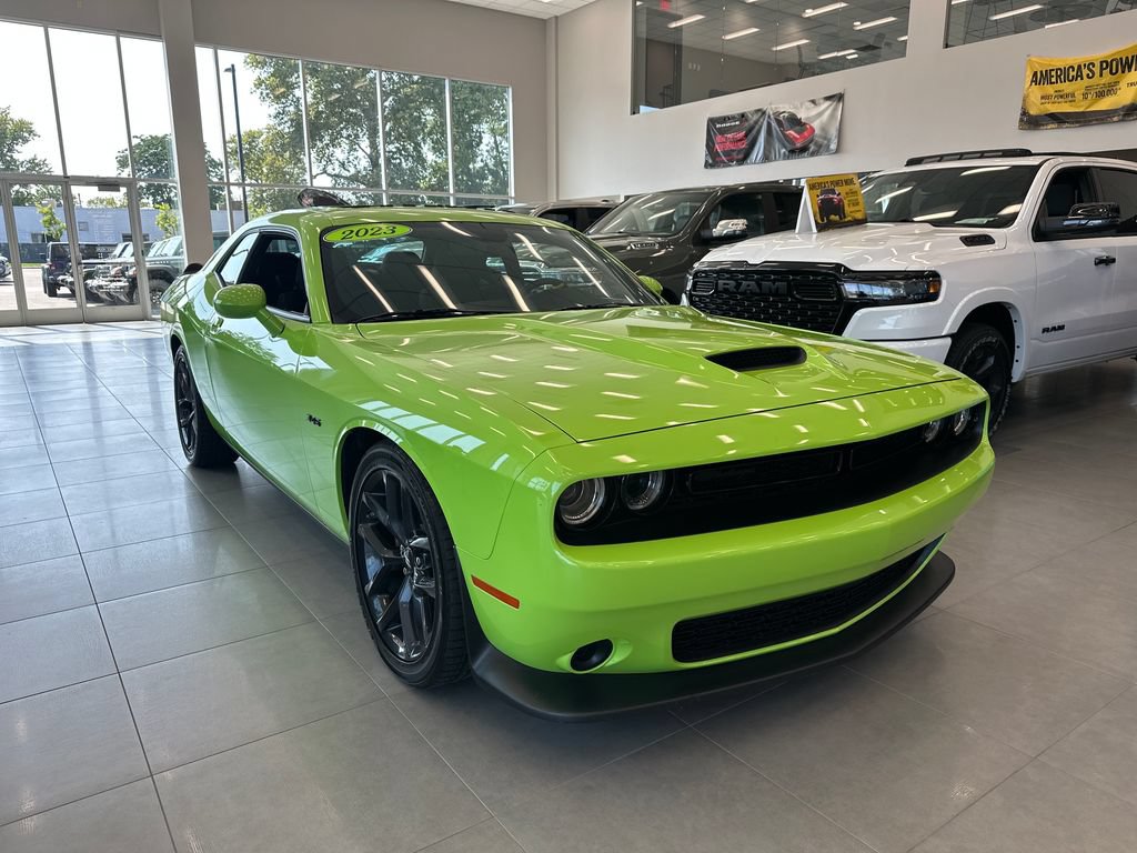 Certified 2023 Dodge Challenger R/T w/ Blacktop Package RWD image 4