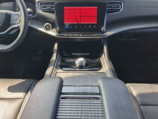 Used 2024 Jeep Wagoneer Series II w/ Flexible Seating Group image 18