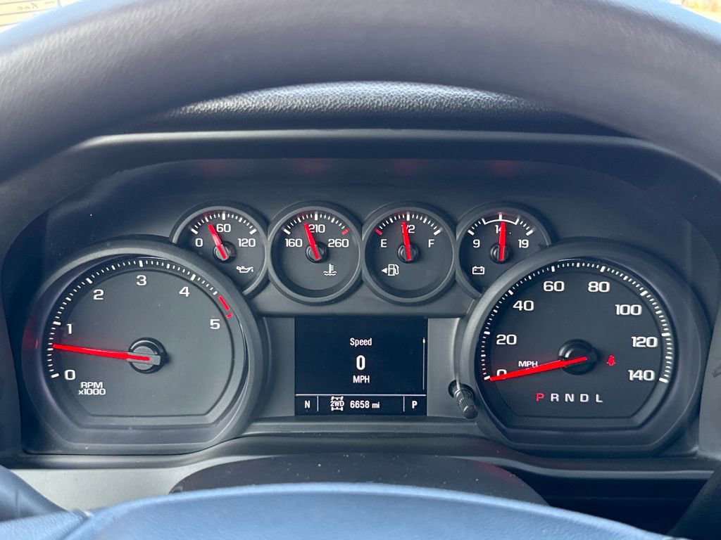 Used 2025 Chevrolet Silverado 2500 Custom w/ Custom Value Package image 18