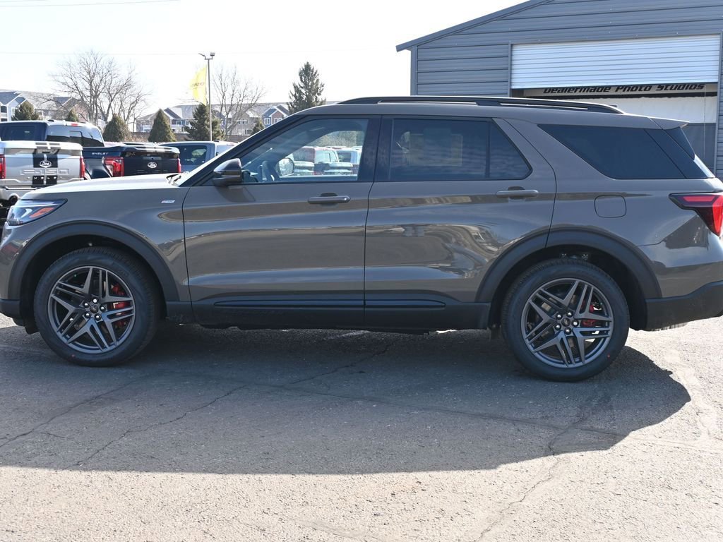 New 2026 Ford Explorer ST-Line w/ ST-Line Street Pack image 9