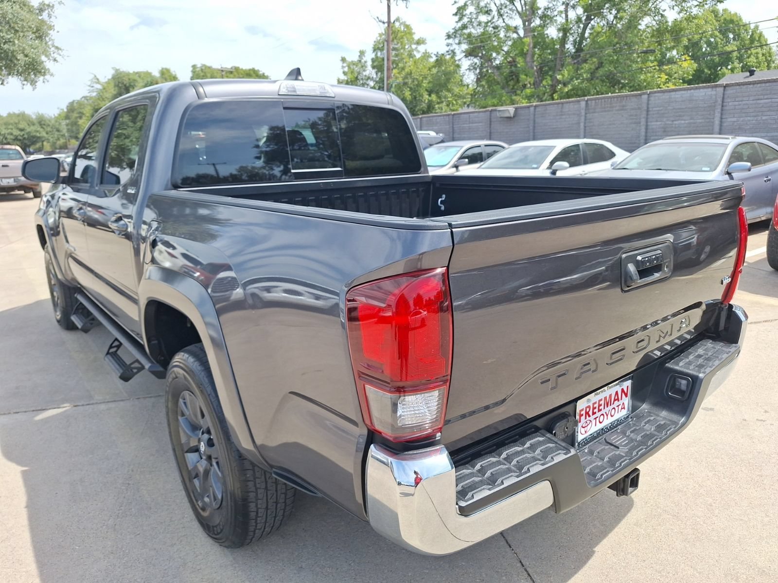 Used 2023 Toyota Tacoma SR5 RWD image 4