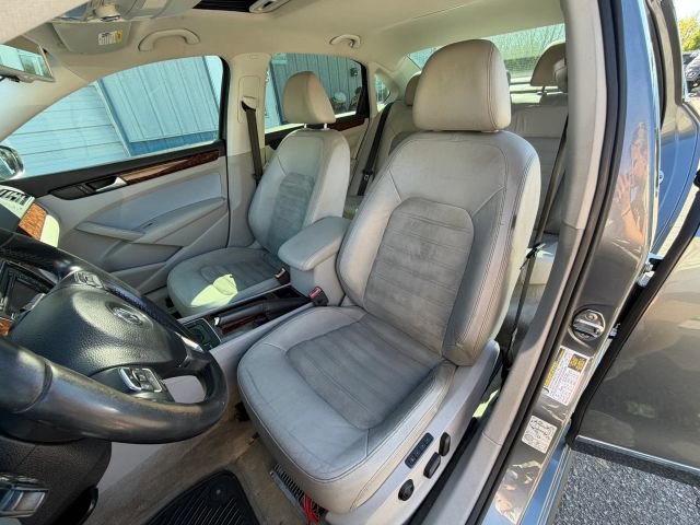 Used 2012 Volkswagen Passat TDI SEL Premium image 13
