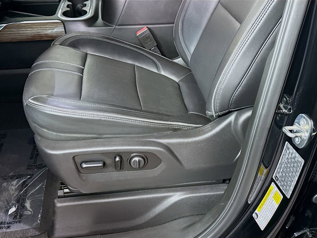 Used 2020 Chevrolet Silverado 3500 High Country w/ Technology Package AWD/4WD image 26