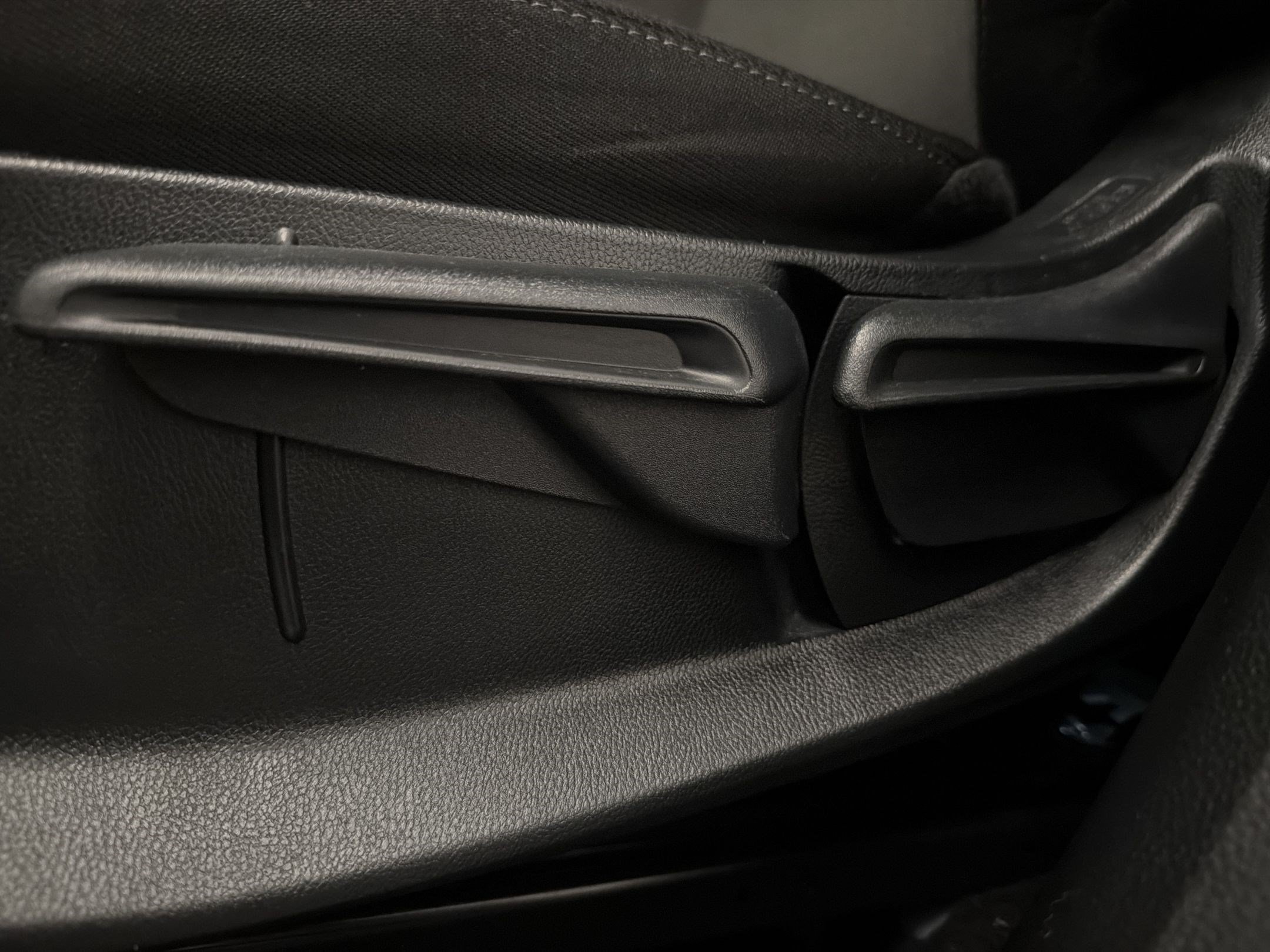 Used 2025 Honda CR-V LX image 16