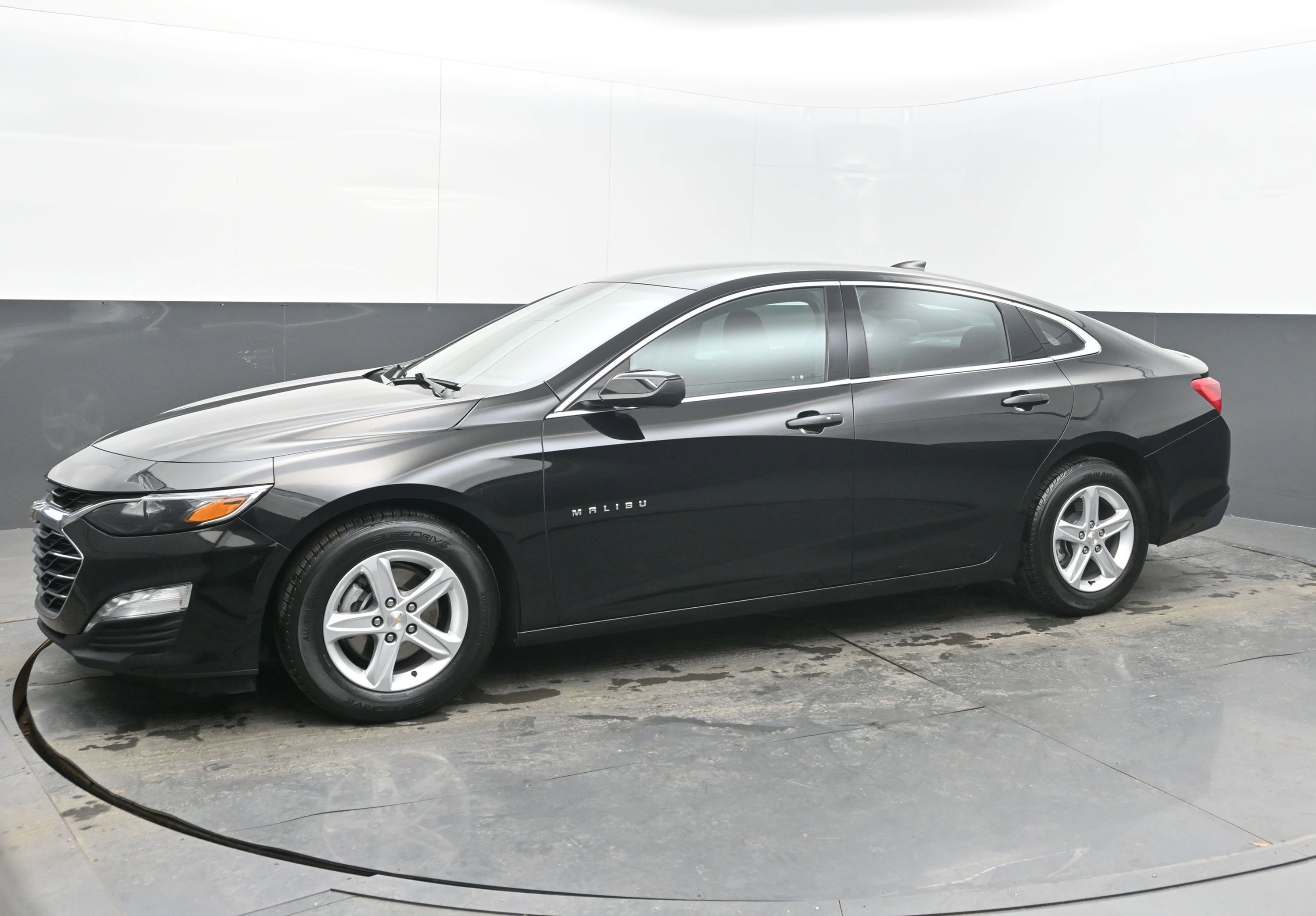 Used 2024 Chevrolet Malibu LT image 4
