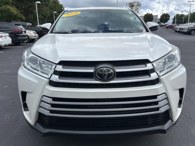 Used 2019 Toyota Highlander LE image 2
