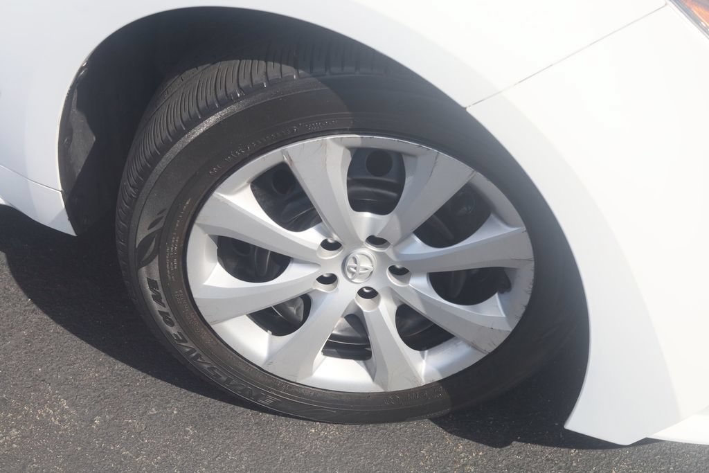 Used 2024 Toyota Corolla LE FWD image 30