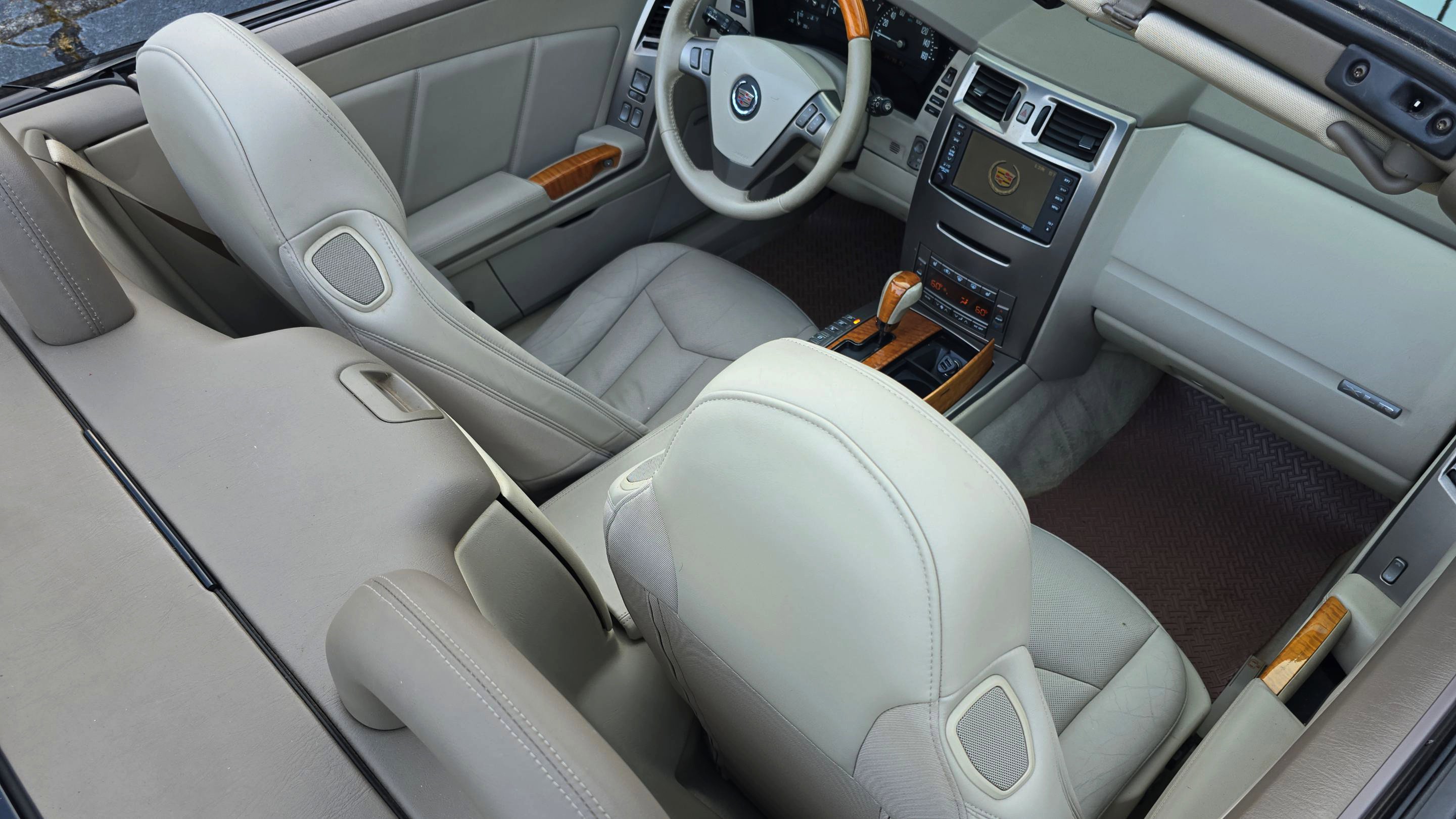 Used 2004 Cadillac XLR image 83