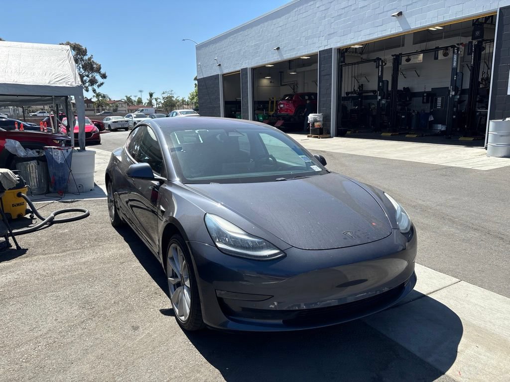 Used 2018 Tesla Model 3 Long Range RWD image 4