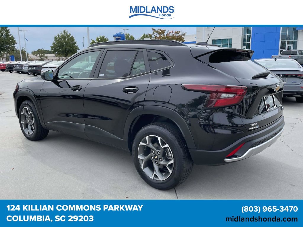 Used 2024 Chevrolet Trax LT FWD image 4