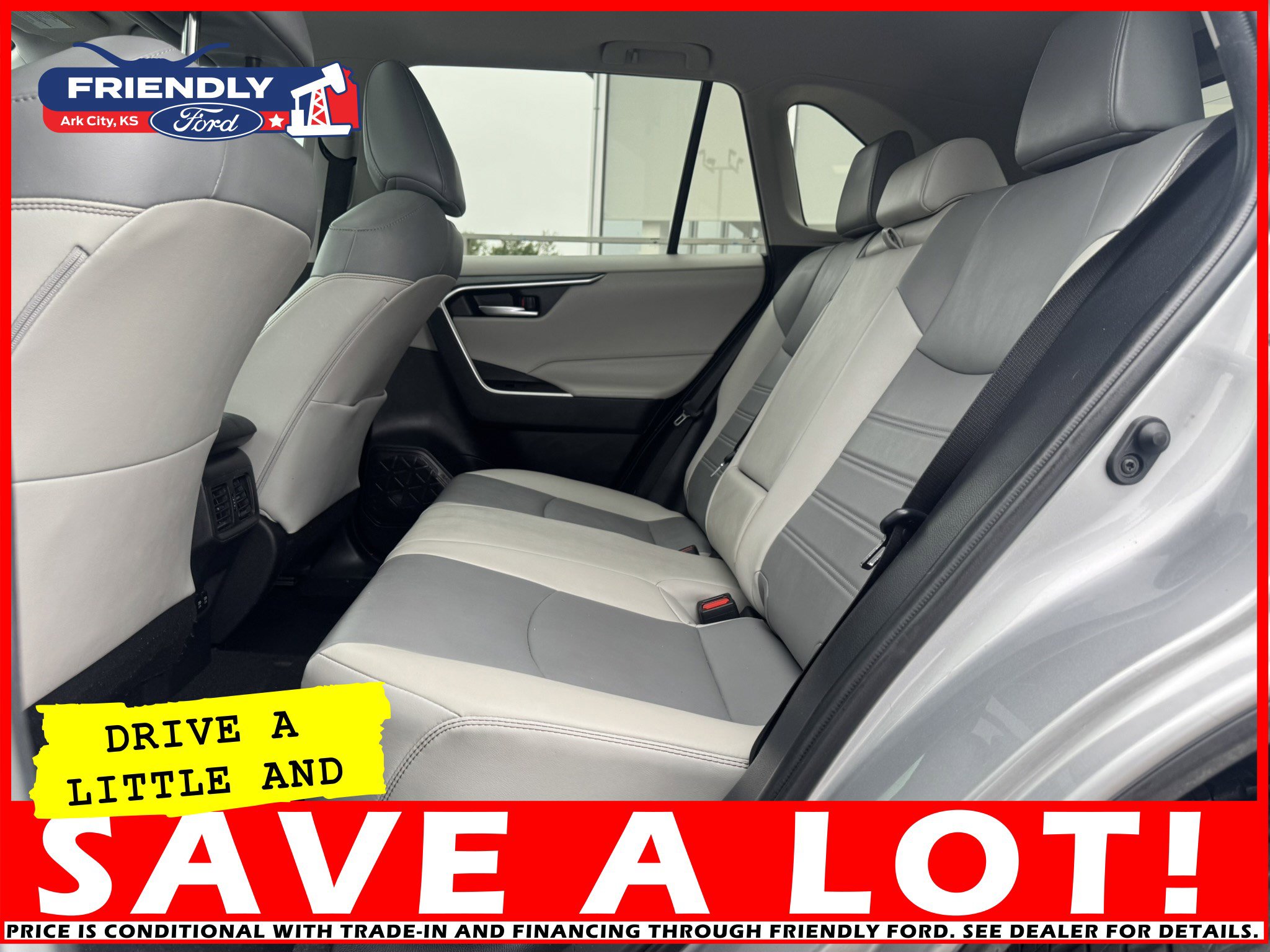 Used 2020 Toyota RAV4 XLE Premium image 16