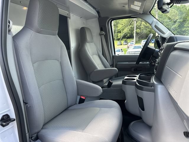 New 2027 Ford E-350 and Econoline 350 Super Duty w/ Interior Upgrade Package RWD image 24