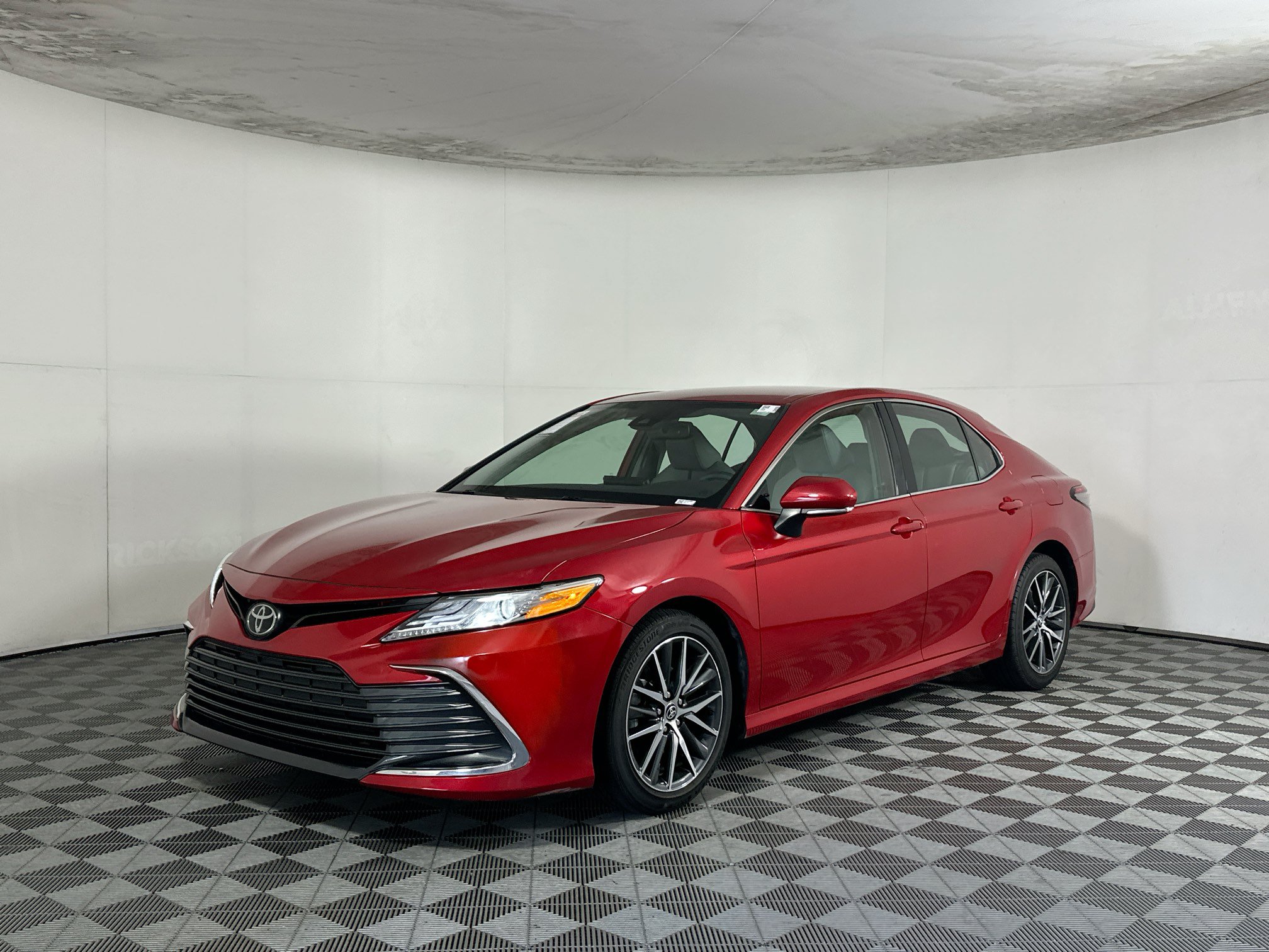 Used 2023 Toyota Camry XLE FWD image 7