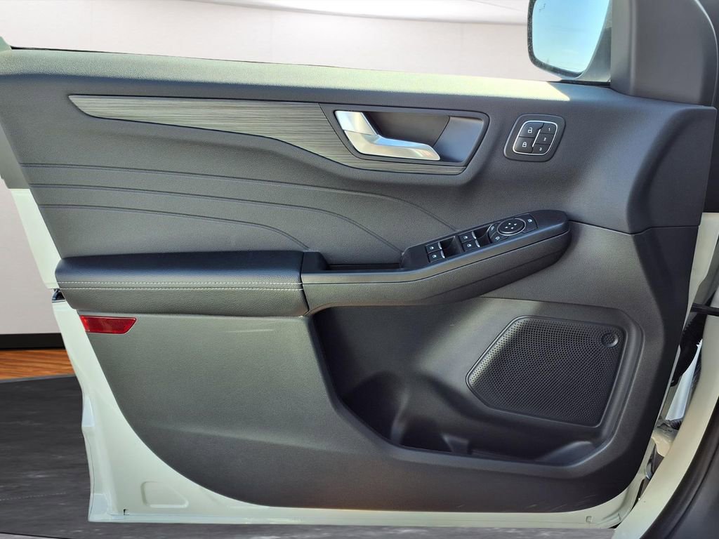 New 2026 Ford Escape Platinum w/ Equipment Group 601A image 16
