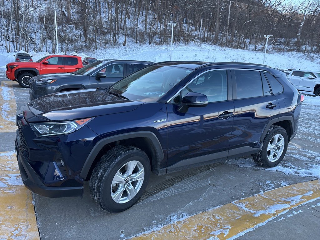 Used 2021 Toyota RAV4 XLE w/ Convenience Package image 5